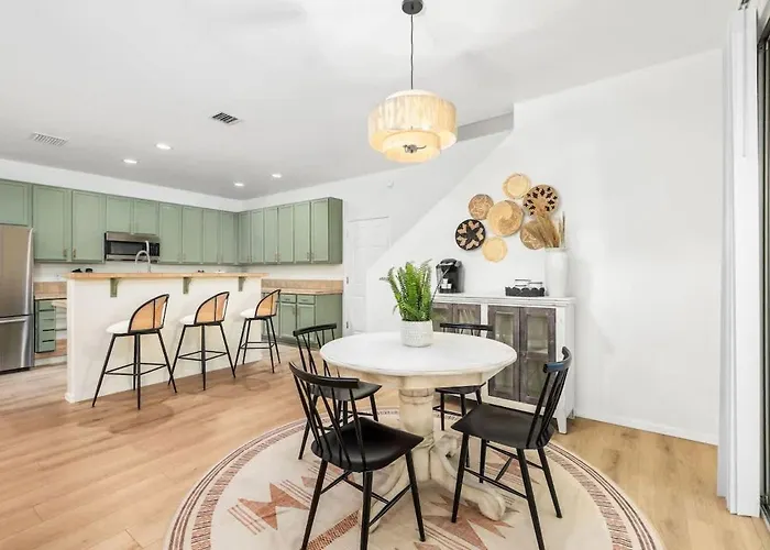 Сasa de vacaciones Peaceful 2 Story Home-pet Friendly
