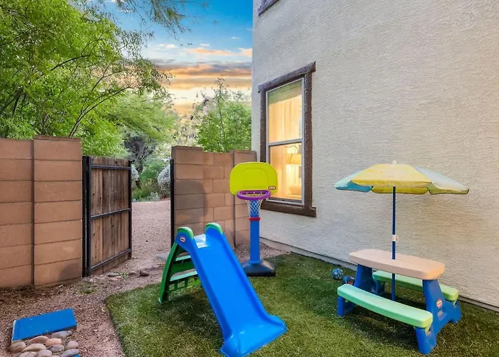 Peaceful 2 Story Home-pet Friendly