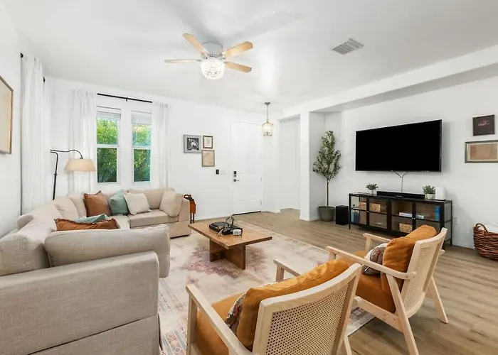 Peaceful 2 Story Home-pet Friendly Сasa de vacaciones Tucson