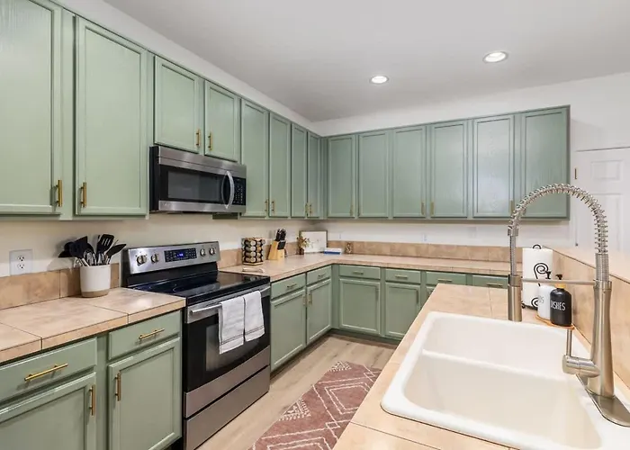 Peaceful 2 Story Home-pet Friendly * Tucson