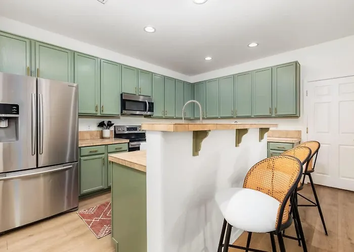 Сasa de vacaciones Peaceful 2 Story Home-pet Friendly *