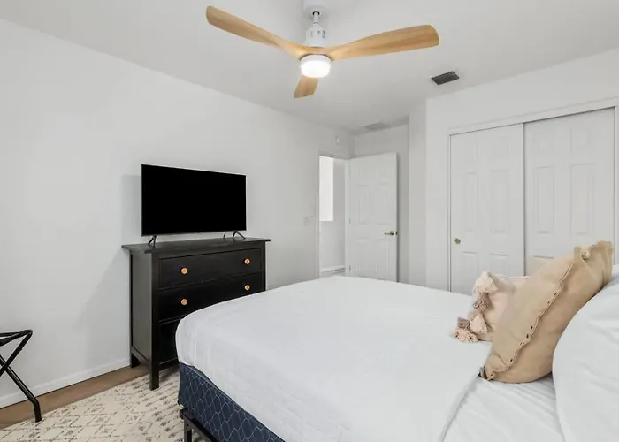 Peaceful 2 Story Home-pet Friendly
