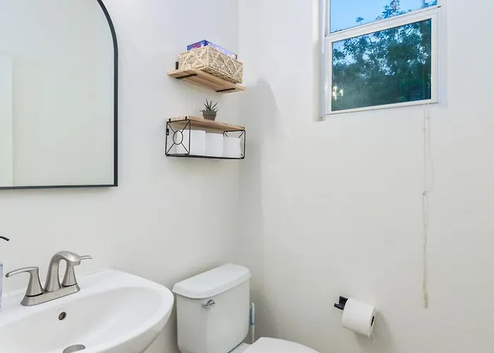 Сasa de vacaciones Peaceful 2 Story Home-pet Friendly Tucson